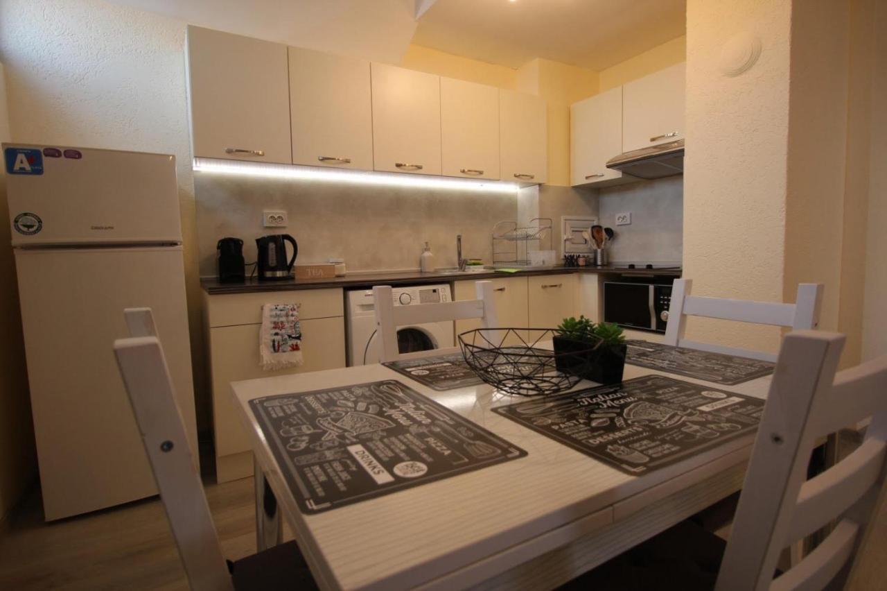 Apartment Happy Holiday Lazur Burgas Exterior foto
