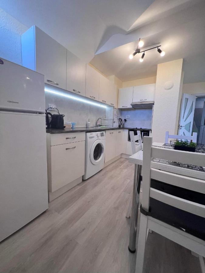 Apartment Happy Holiday Lazur Burgas Exterior foto