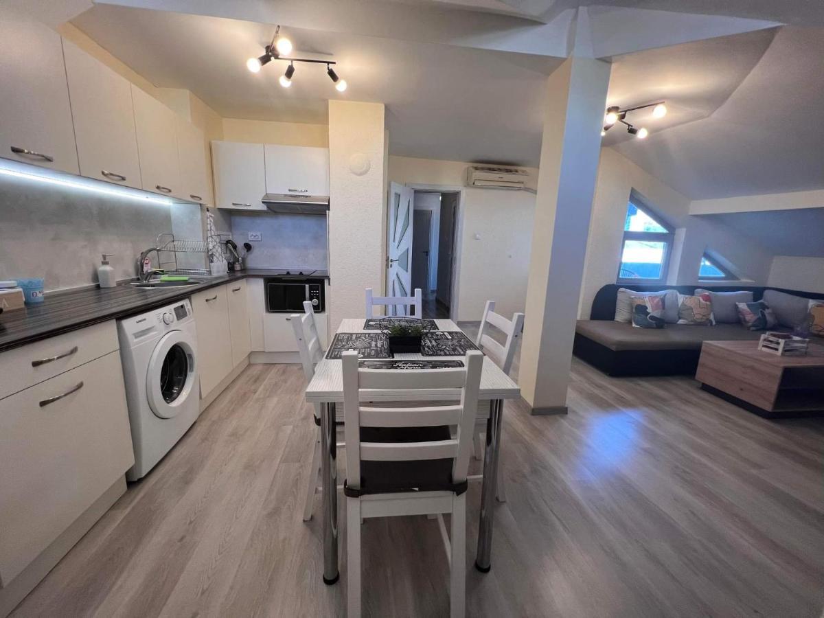 Apartment Happy Holiday Lazur Burgas Exterior foto